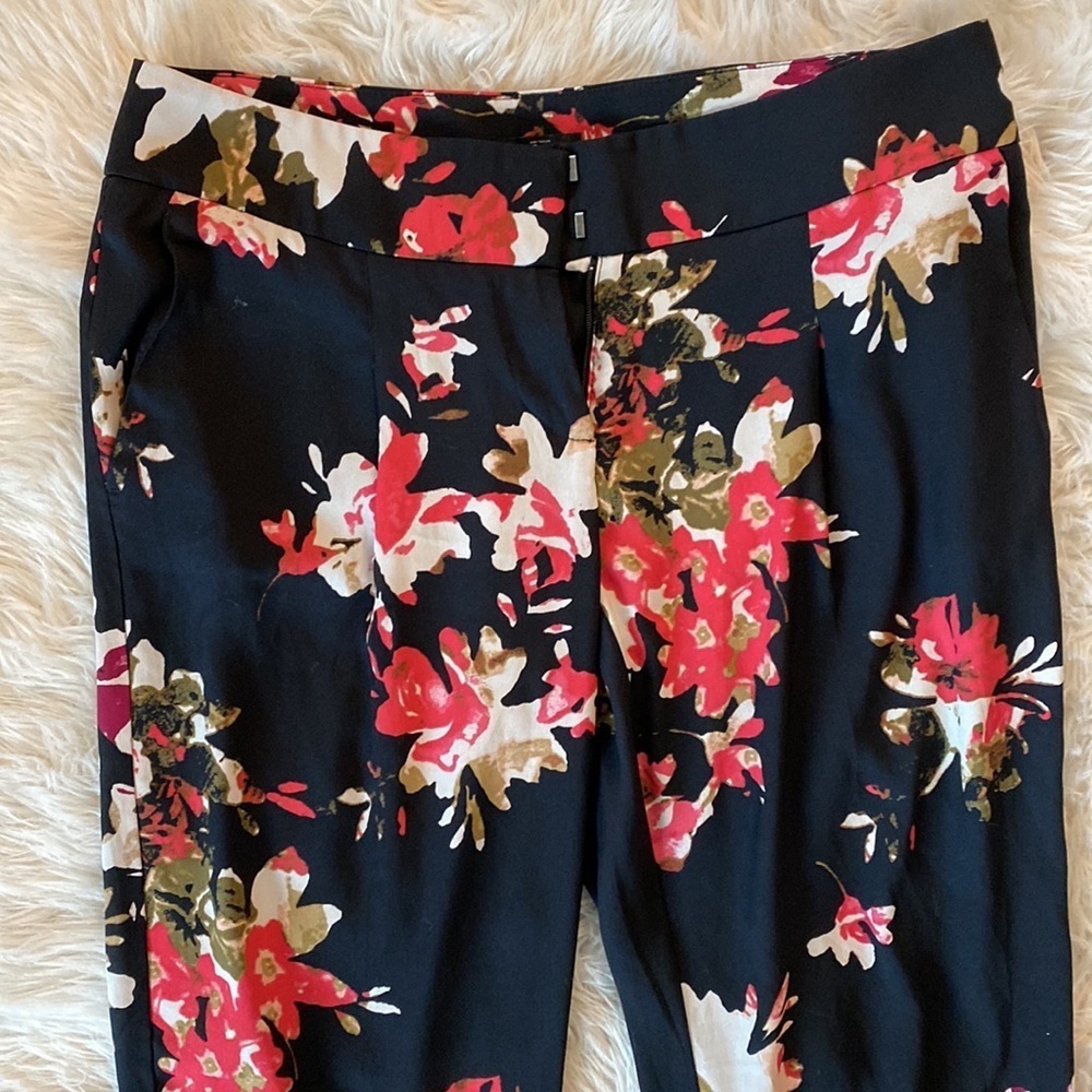 Ann Taylor Loft Drapey Floral Pants in Marisa Fit - Picture 5 of 9